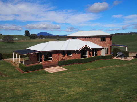 Country Meets Town - Geraldton Accommodation 2