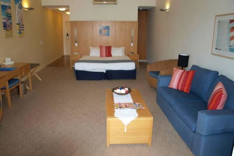 Couran Cove Resorts Waterfront Stradbroke Island Studios - Private Serviced Apartments - Geraldton Accommodation 2