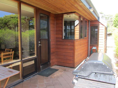 Cowrie Chalet - Geraldton Accommodation 1