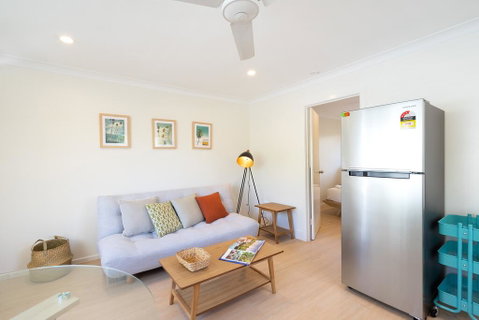 Cozy 1 Bedroom Apartment Minutes From The Beach - Geraldton Accommodation 1