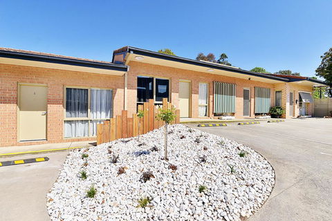 Cranbourne Motor Inn - Geraldton Accommodation 0