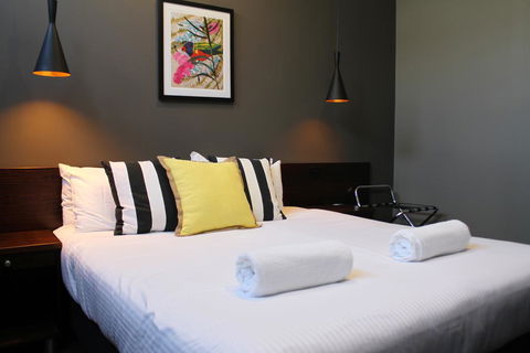 Criterion Hotel Sale - Geraldton Accommodation 3