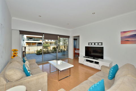 Del Mar 28 - Geraldton Accommodation 1