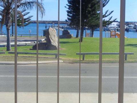 Denison Waterfront - Geraldton Accommodation 3
