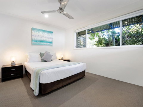 Diamond Beach 3 Bedroom Poolside Apartment - Geraldton Accommodation 1