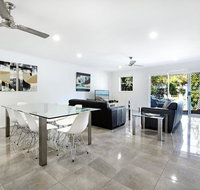 Diamond Beach 3 Bedroom Poolside Apartment - Geraldton Accommodation