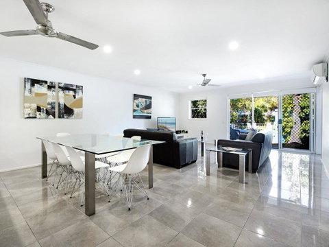 Diamond Beach 3 Bedroom Poolside Apartment - Geraldton Accommodation 0