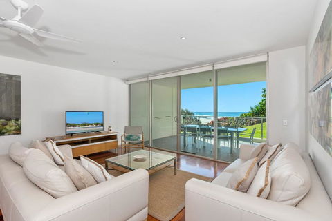 DIRECT BEACH ACCESS - 3 BED APART - CABARITA BEACH - Geraldton Accommodation 1