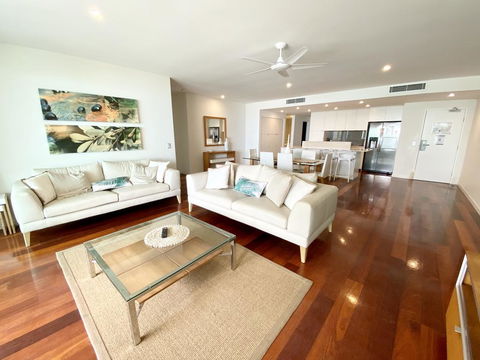 DIRECT BEACH ACCESS - 3 BED APART - CABARITA BEACH - Geraldton Accommodation 2