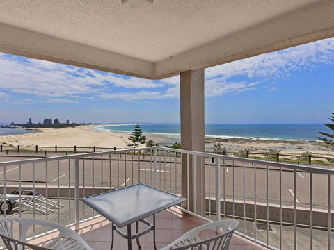 Dolphin Court 4 - Geraldton Accommodation 2