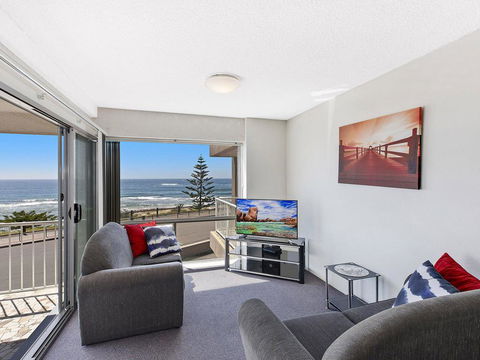 Dolphin Court 6 - Geraldton Accommodation 2