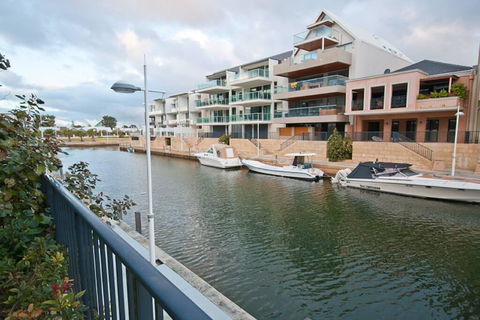 Dolphin Quay Apartment-3 Bedroom - Geraldton Accommodation 3