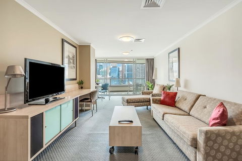 DREAM HARBOUR VIEW 2 BRM // GYM, POOL And PARKING - Geraldton Accommodation 1