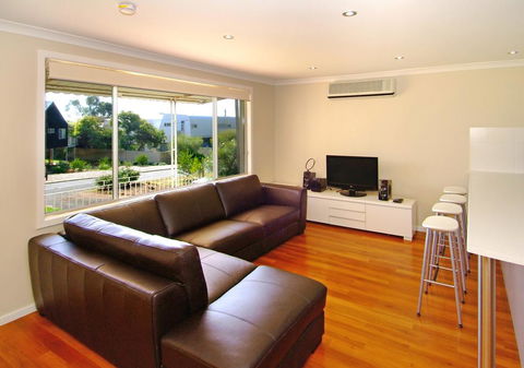 Eagle Bay Beach House - Geraldton Accommodation 1
