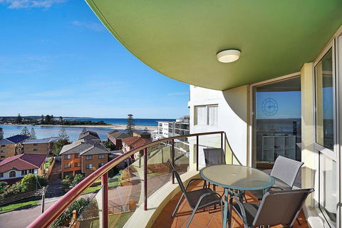 Eagle Wings - The Entrance, NSW - Geraldton Accommodation 1