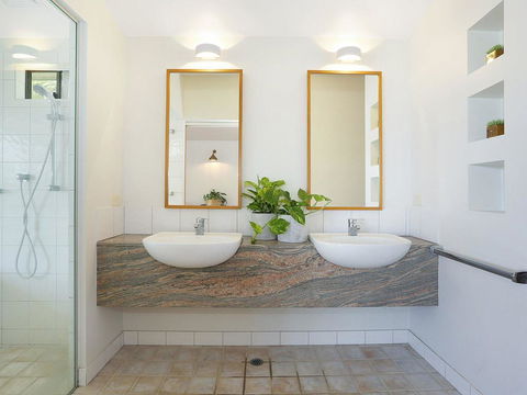 EAST COAST ESCAPES - Lighthouse Studio - Geraldton Accommodation 3