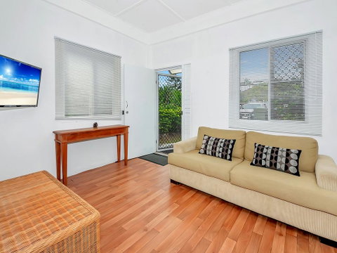 Easy Going Holiday Unit On McKenzie MK6 - Geraldton Accommodation 2