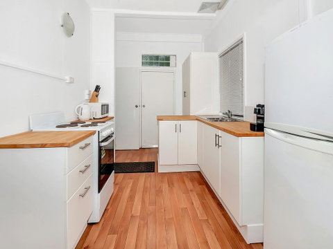 Easy Going Holiday Unit On McKenzie MK6 - Geraldton Accommodation 3