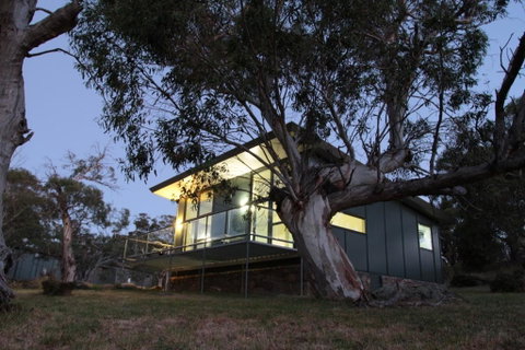 Ecocrackenback 11 - Sustainable Chalet Close To The Slopes - Geraldton Accommodation 0