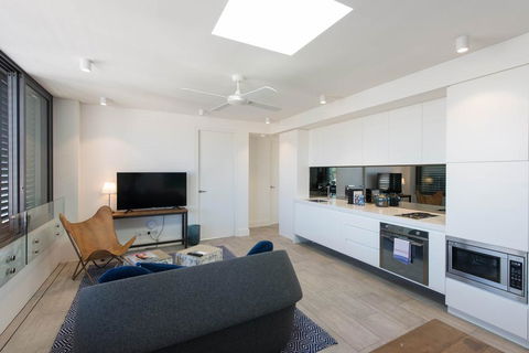 EIGHT TWO NINE TWO IV: BONDI BEACH - Geraldton Accommodation 1
