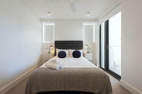 EIGHT TWO NINE TWO IV: BONDI BEACH - Geraldton Accommodation 2