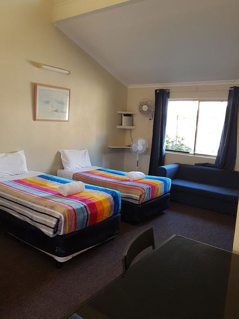 El Lago Tourist Park - Geraldton Accommodation 3