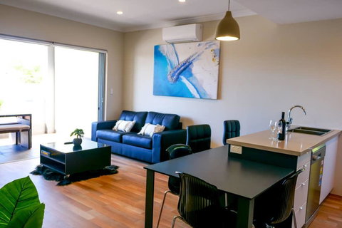 Elegantly Appointed BRAND NEW Luxurious Apartment! - Geraldton Accommodation 1