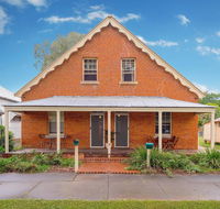 Eliza 1875 Red Brick Duplex Townhouse - Geraldton Accommodation