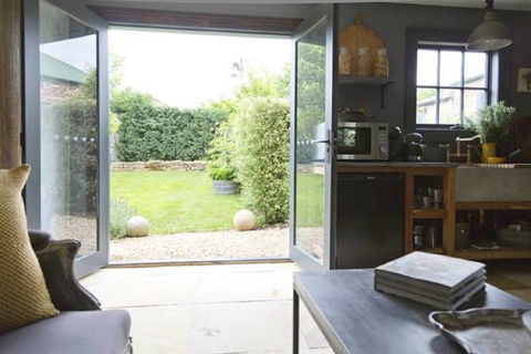 Elm Cottage Barn - Geraldton Accommodation 2