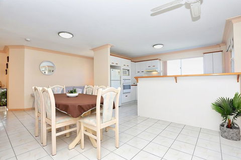 Enjoy Sunsets And Waterviews From Your Private Balcony - Geraldton Accommodation 2