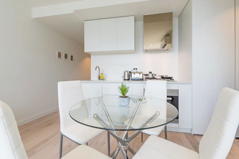 EQ Tower Luxury 1 Bedroom Central Melbourne - Geraldton Accommodation 3