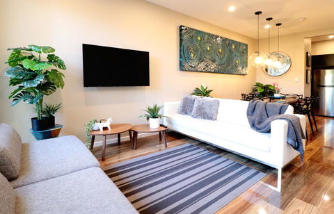 EROS City Fringe - Wifi, Wine, Netflix, Pets OK And Park Views! - Geraldton Accommodation 1