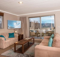 Erulisse-Spacious townhouse with magical lake views - Geraldton Accommodation