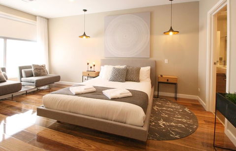 EVOLVE Near Adelaide CBD - Netflix / Wine / Lock Up Garage! - Geraldton Accommodation 0