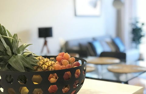 EVOLVE Near Adelaide CBD - Netflix / Wine / Lock Up Garage! - Geraldton Accommodation 3