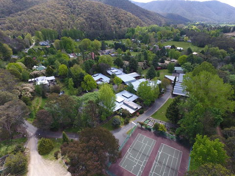 Feathertop Chalet - Geraldton Accommodation 0