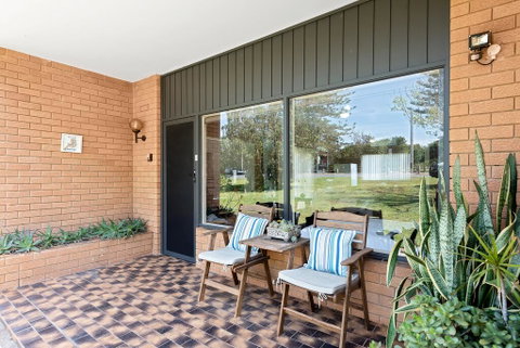 Fi's Beach House - Geraldton Accommodation 1