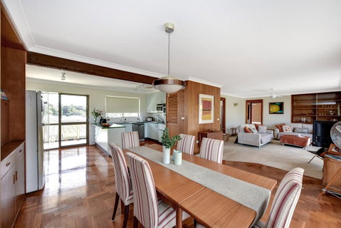 Fi's Relaxing Beach House - Geraldton Accommodation 1
