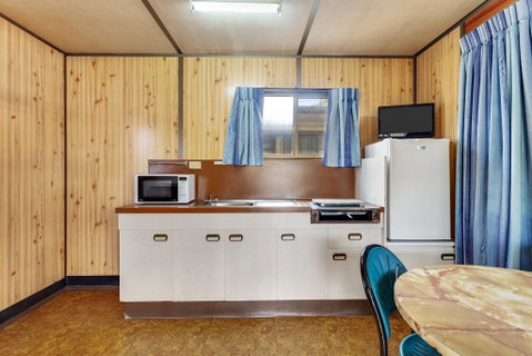 First City Caravilla - Geraldton Accommodation 2