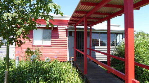 Flame Hill Vineyard - Geraldton Accommodation 3