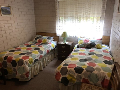 Flat 1/15 Dalmeny Drive - Geraldton Accommodation 3