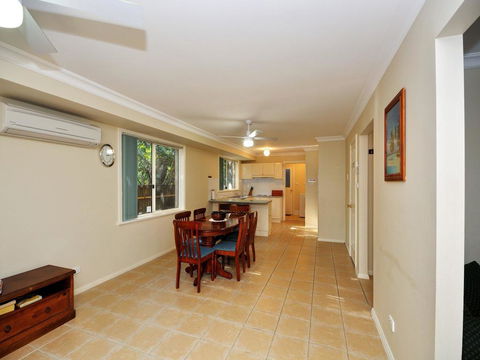 Four Bedroom Quality Townhouse - Geraldton Accommodation 1