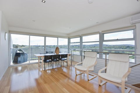 Four Kings Apartment - Deluxe 2br #3 - Geraldton Accommodation 2