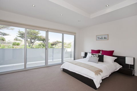 Four Kings Apartment - Deluxe 2br #3 - Geraldton Accommodation 3