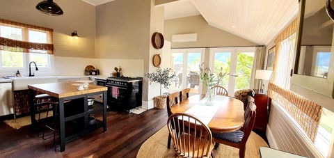 Galway - Geraldton Accommodation 0