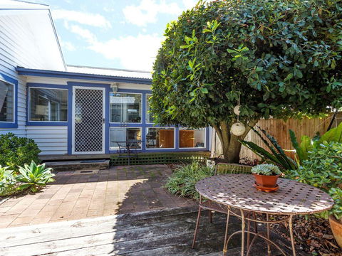 Garden Cottage - Geraldton Accommodation 1