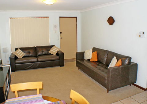 Geraldton Holiday Unit - Geraldton Accommodation 1