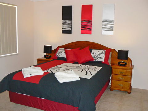 Geraldton Luxury Vacation Home - Geraldton Accommodation 0