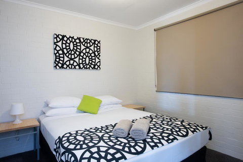 Geraldton's Ocean West Holiday Units & Short Stay Accommodation - Geraldton Accommodation 0