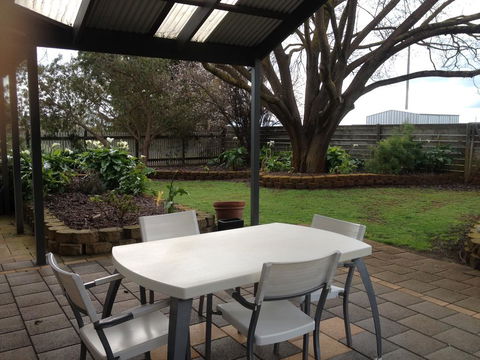 Girraween House - Geraldton Accommodation 2